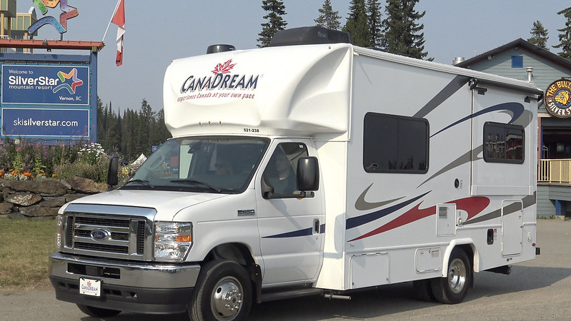 CanaDream Super Van Camper