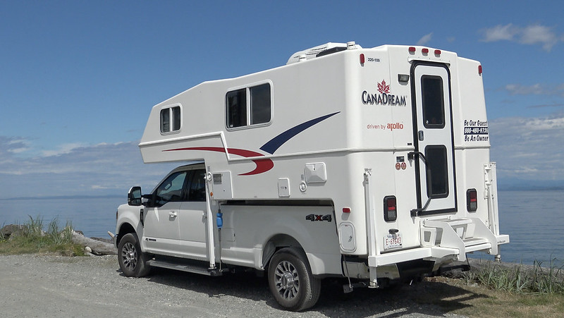 CanaDream Truck Camper zijaanzicht