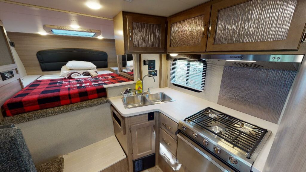 Fraserway Truck Camper Slide-out