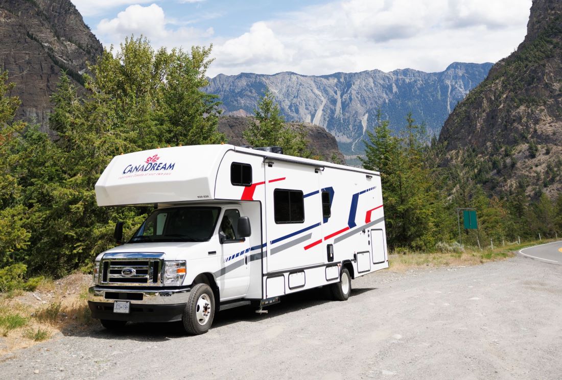 CanaDream Maxi Plus Motorhome | Campers Canada