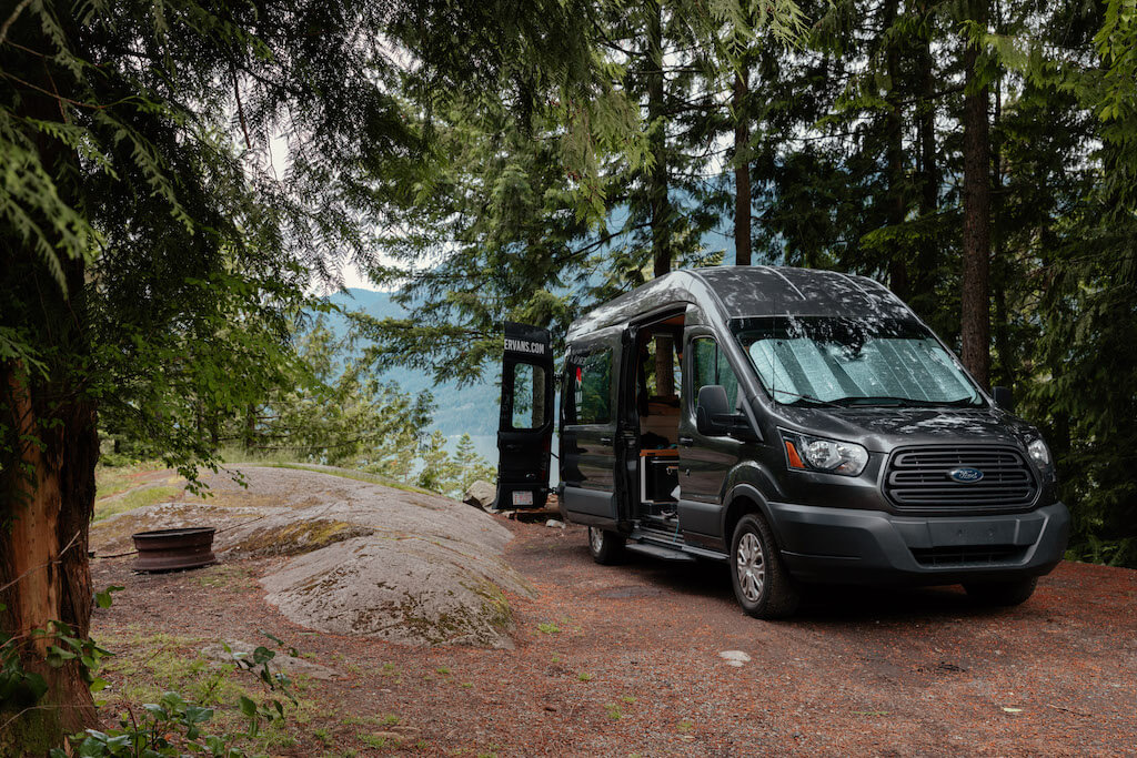 Karma Campervans 2 Seats mooie en vooral ruige landschap | Campers Canada