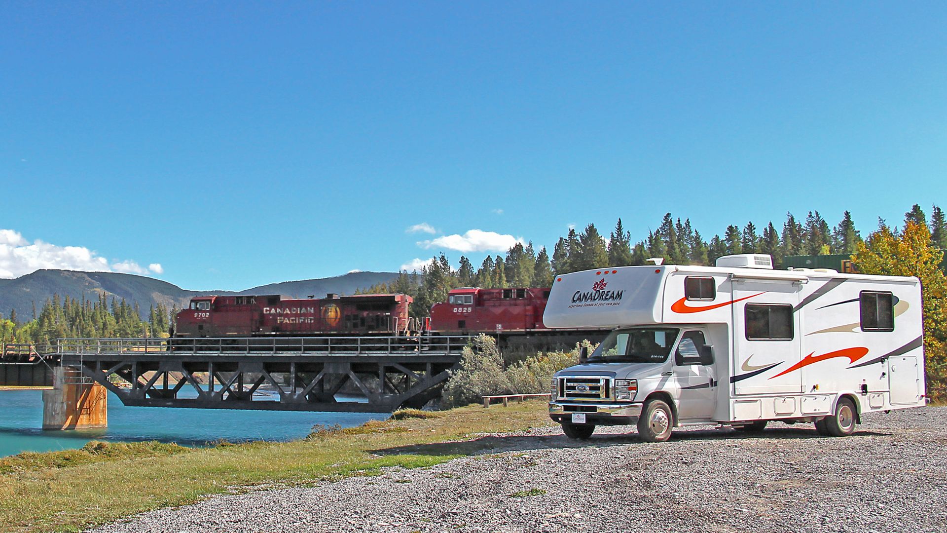 Camper bij Bow Valley, Alberta, Canada