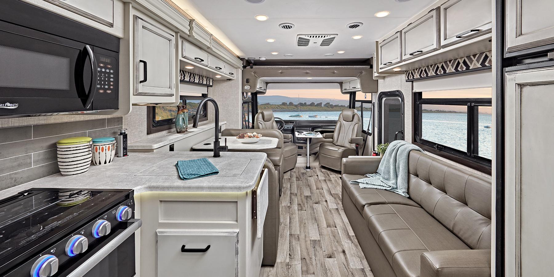 Owasco RV The Grizzly A32 camper huren | Campers Canada