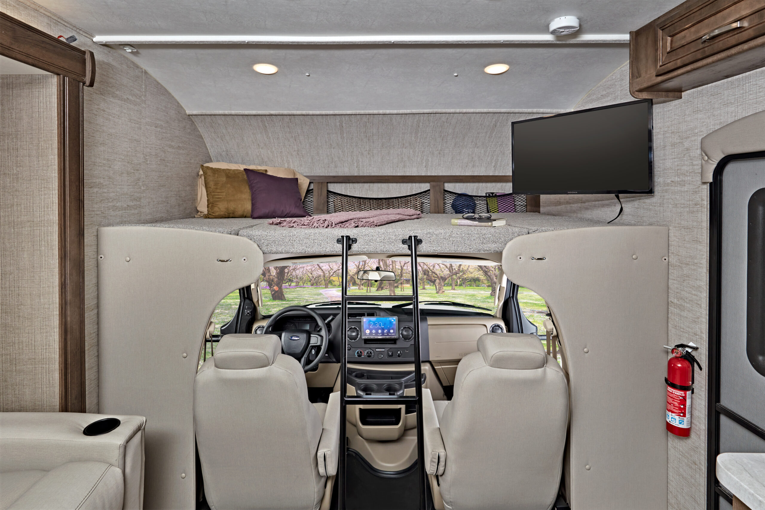 Owasco RV The Moose C30 camper huren | Campers Canada