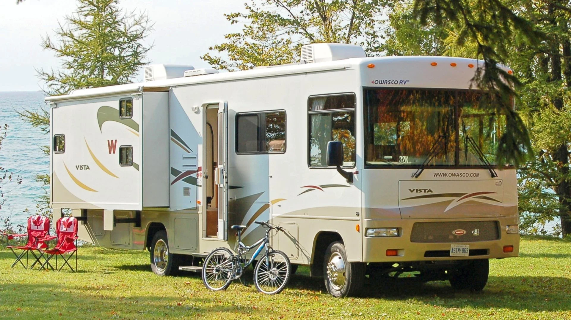 Owasco the Grizzly camper | Campers Canada