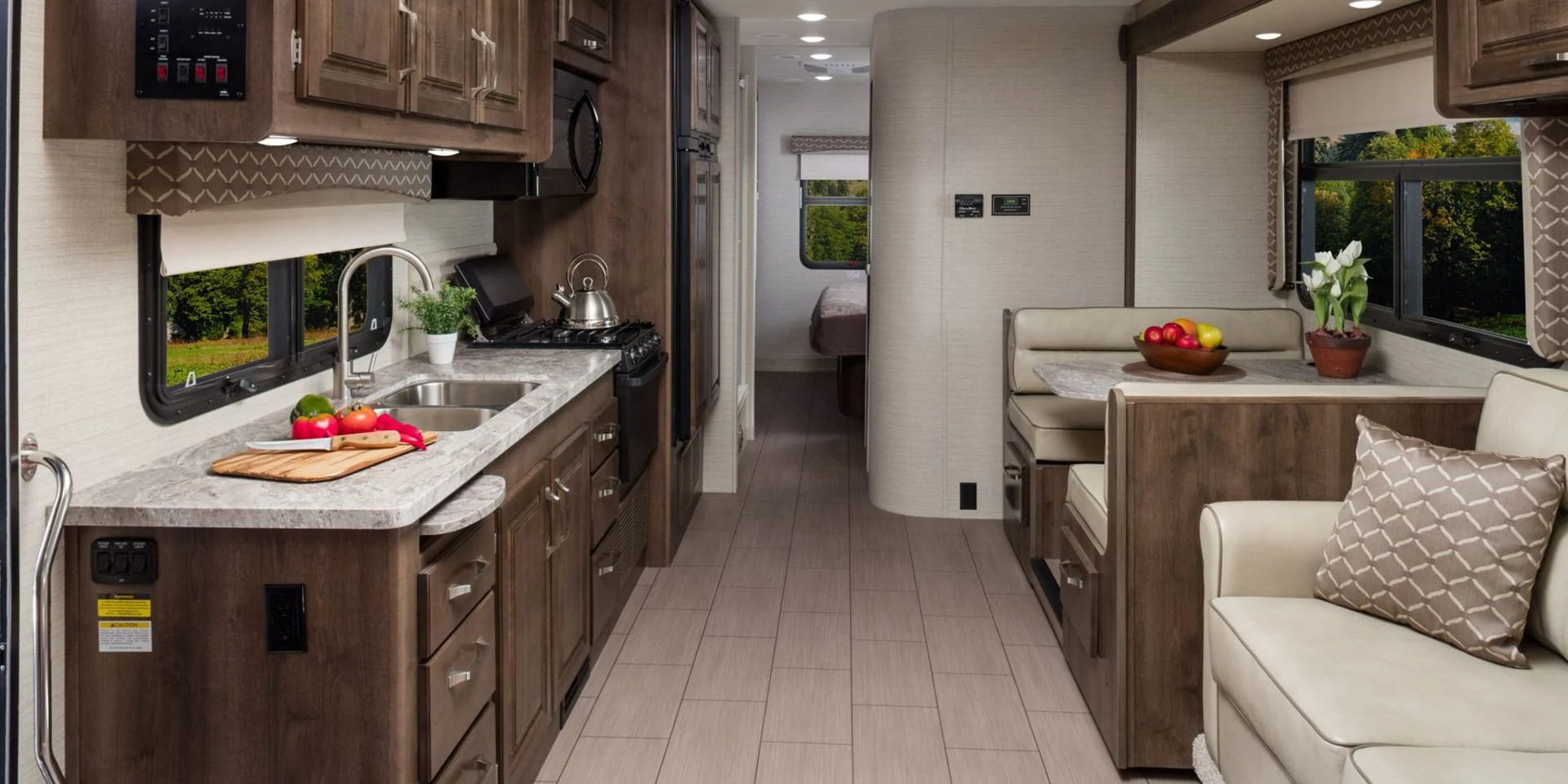 Owasco the Moose interieur | Campers Canada