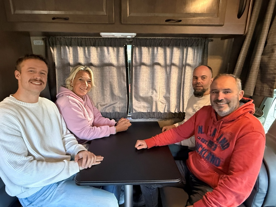 Canada Camper Date in Cruise Canada C25 camper
